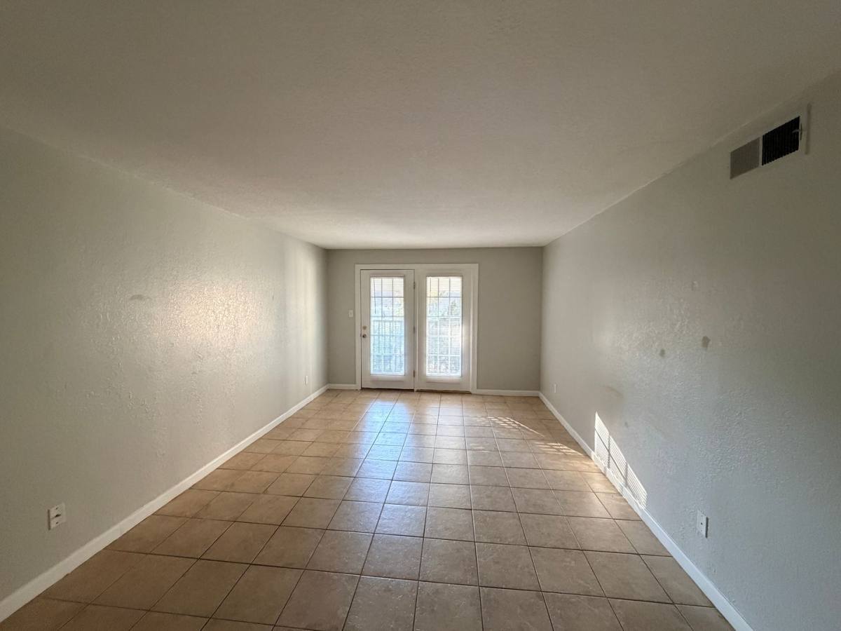 Apartment for rent at 1616 E Moore St, Valdosta, GA 31601