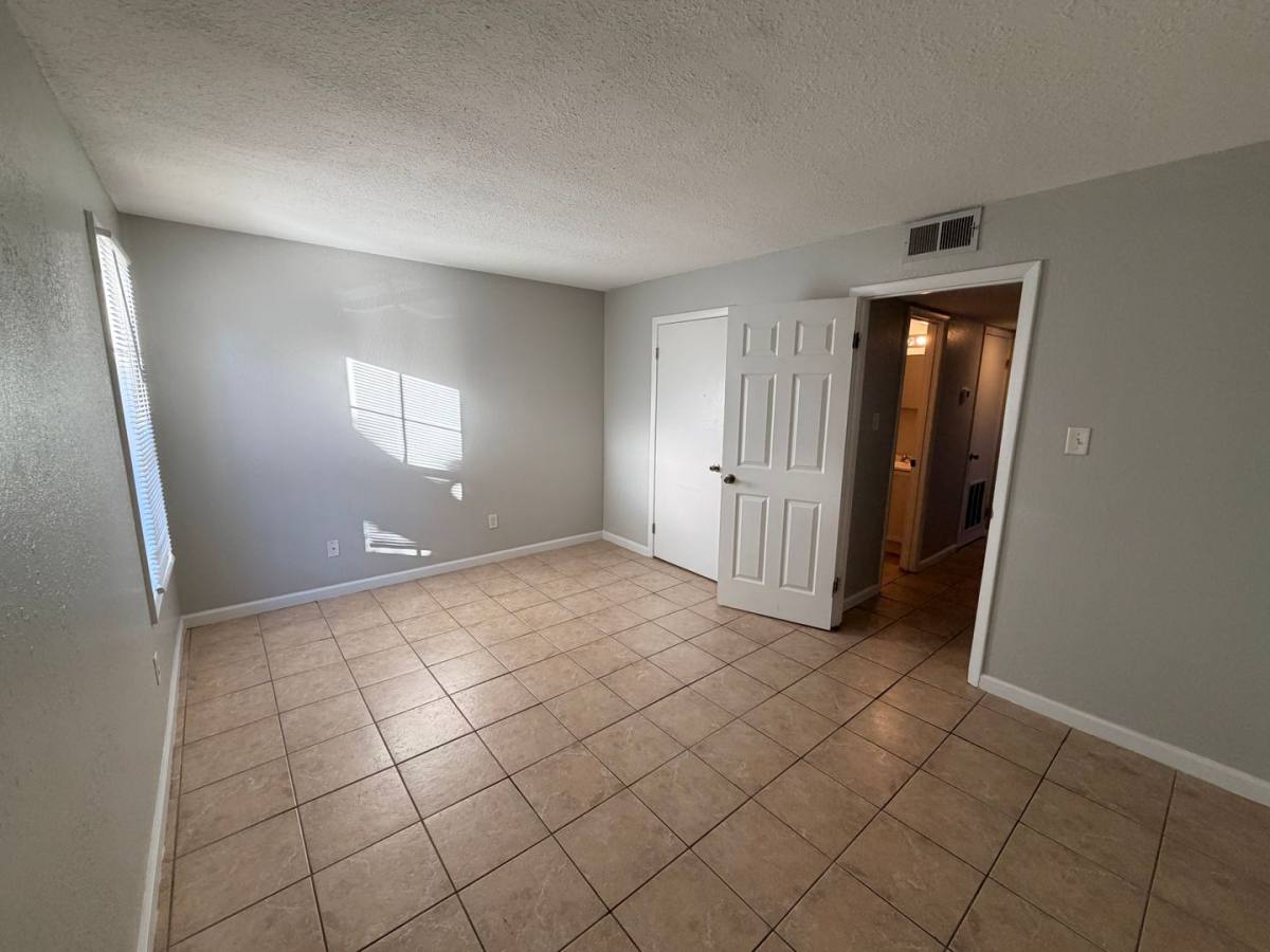 Apartment for rent at 1616 E Moore St, Valdosta, GA 31601