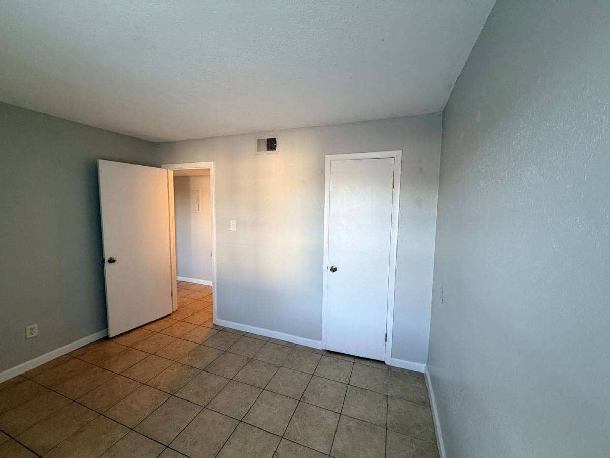 Apartment for rent at 1616 E Moore St, Valdosta, GA 31601