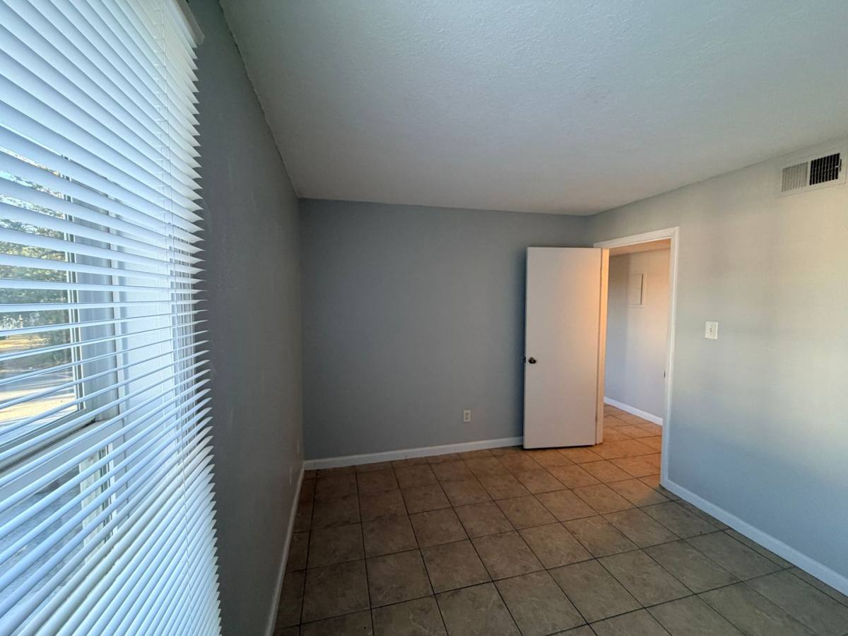 Apartment for rent at 1616 E Moore St, Valdosta, GA 31601