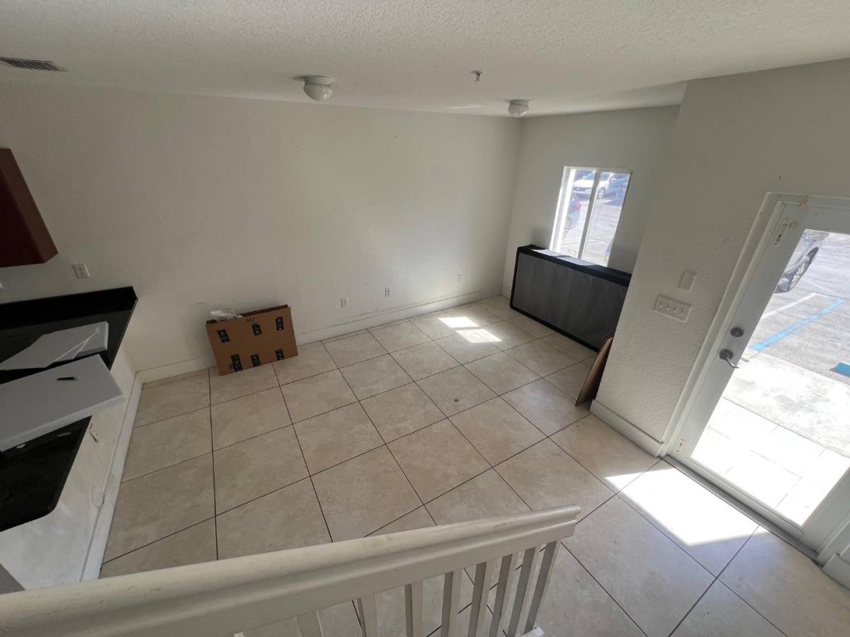 Townhouse for rent at 875 SW 7th St #115, Homestead, FL 33034