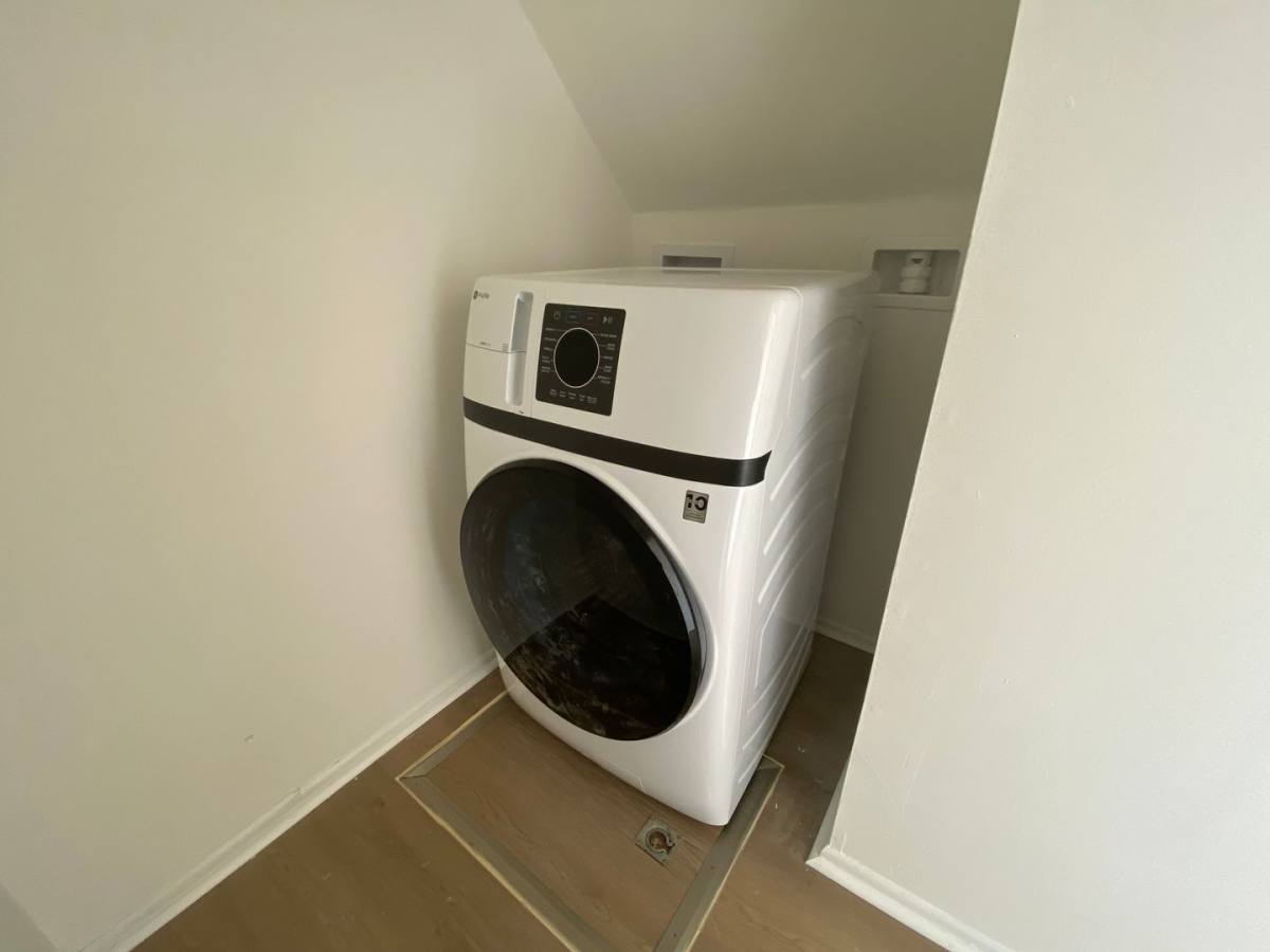 Townhouse for rent at 411 High St, Burlington, NJ 08016