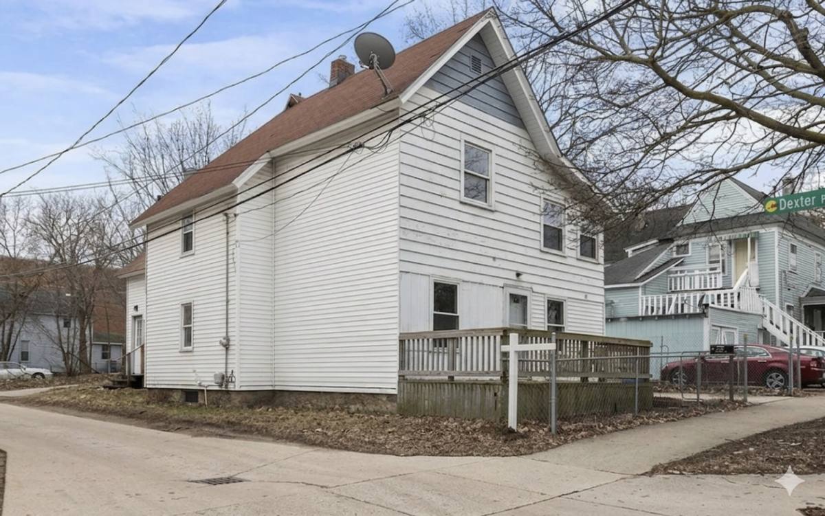 House for rent at 112 Fairbanks St NE, Grand Rapids, MI 49503