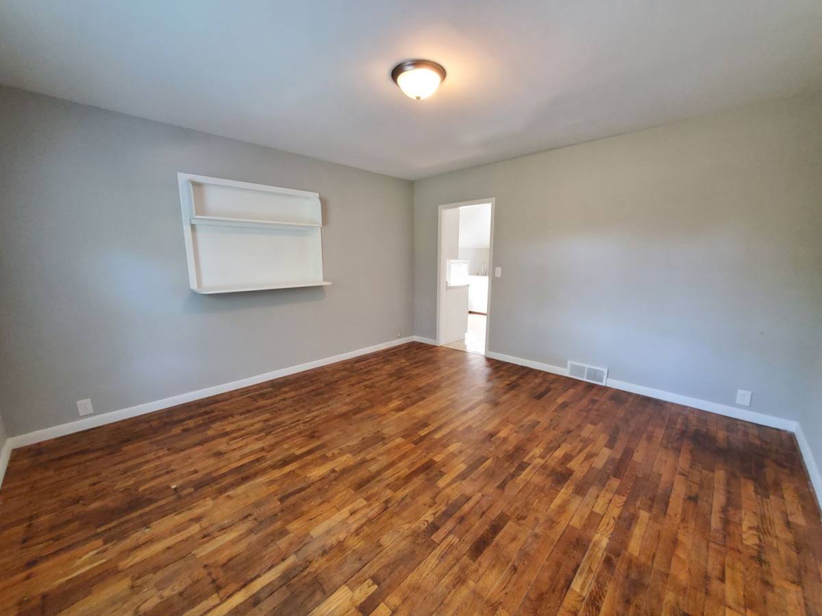 House for rent at 112 Fairbanks St NE, Grand Rapids, MI 49503