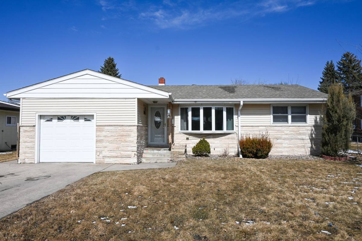 House for rent at 2210 9th Ave N, Grand Forks, ND 58203