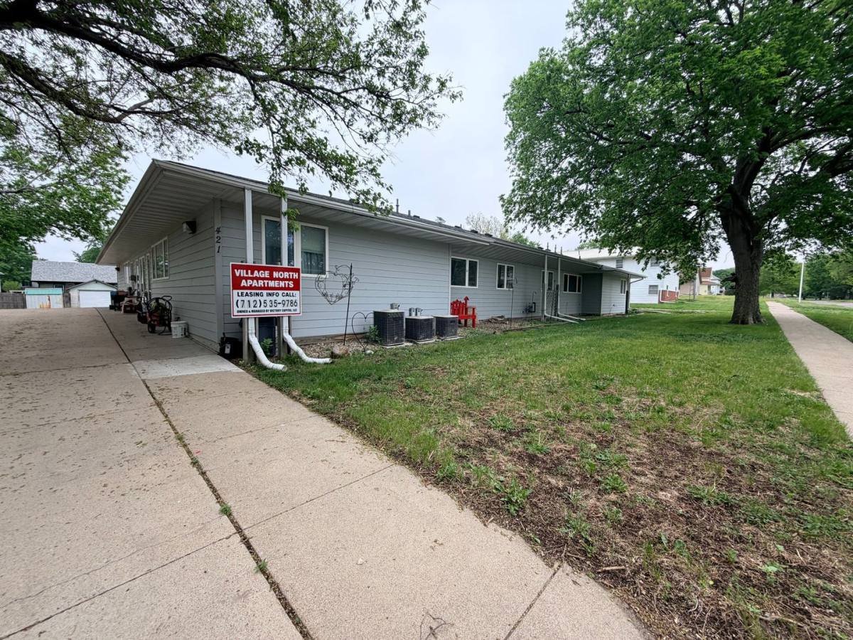 Apartment for rent at 431 Dakota St, Akron, IA 51001
