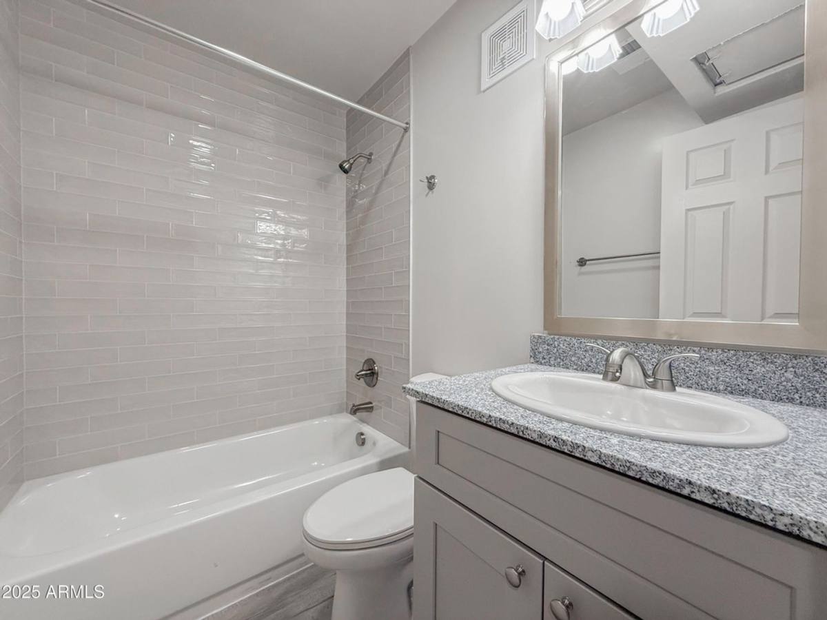 Apartment for rent at 2121 W Adams St, Phoenix, AZ 85009