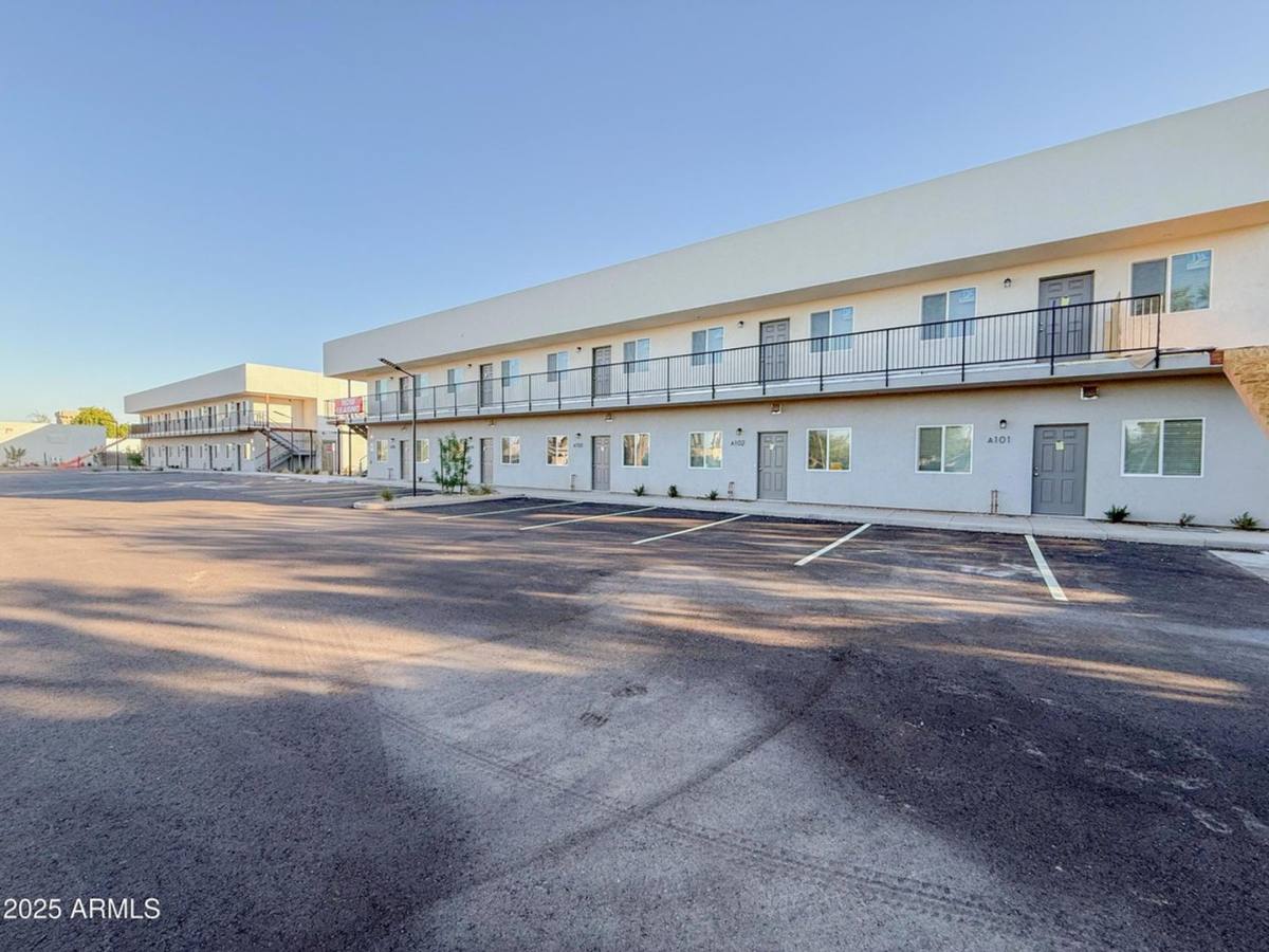 Apartment for rent at 2121 W Adams St, Phoenix, AZ 85009