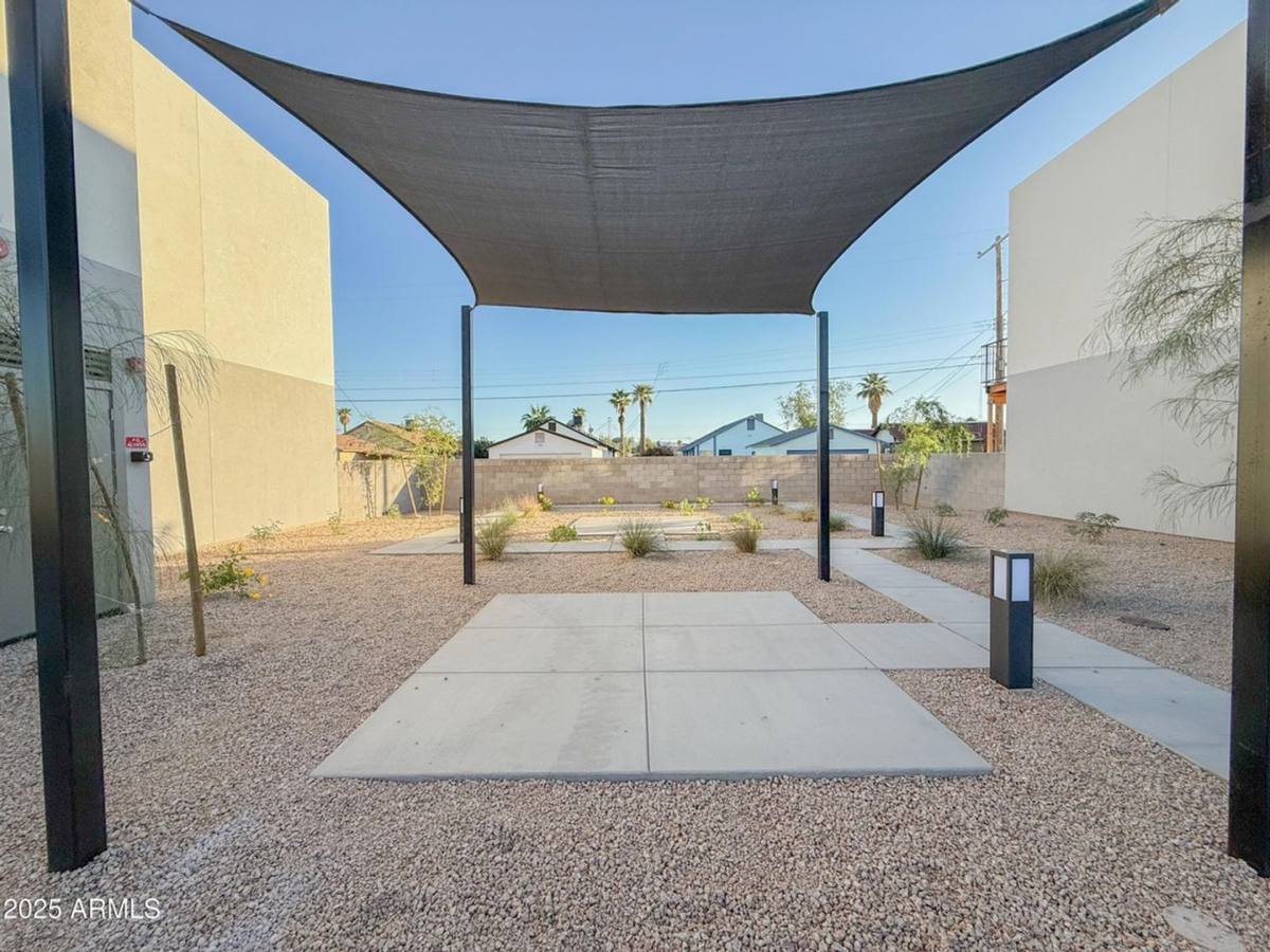 Apartment for rent at 2121 W Adams St, Phoenix, AZ 85009