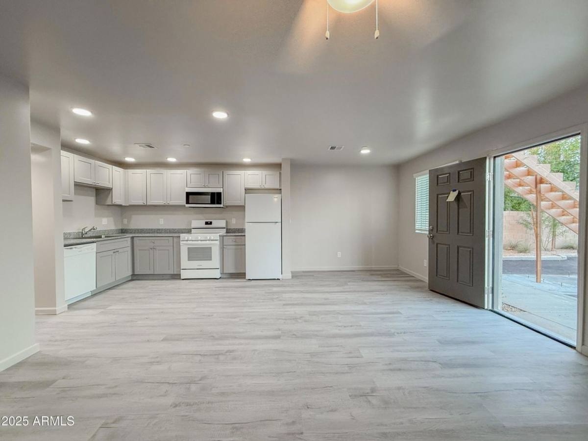 Apartment for rent at 2121 W Adams St, Phoenix, AZ 85009