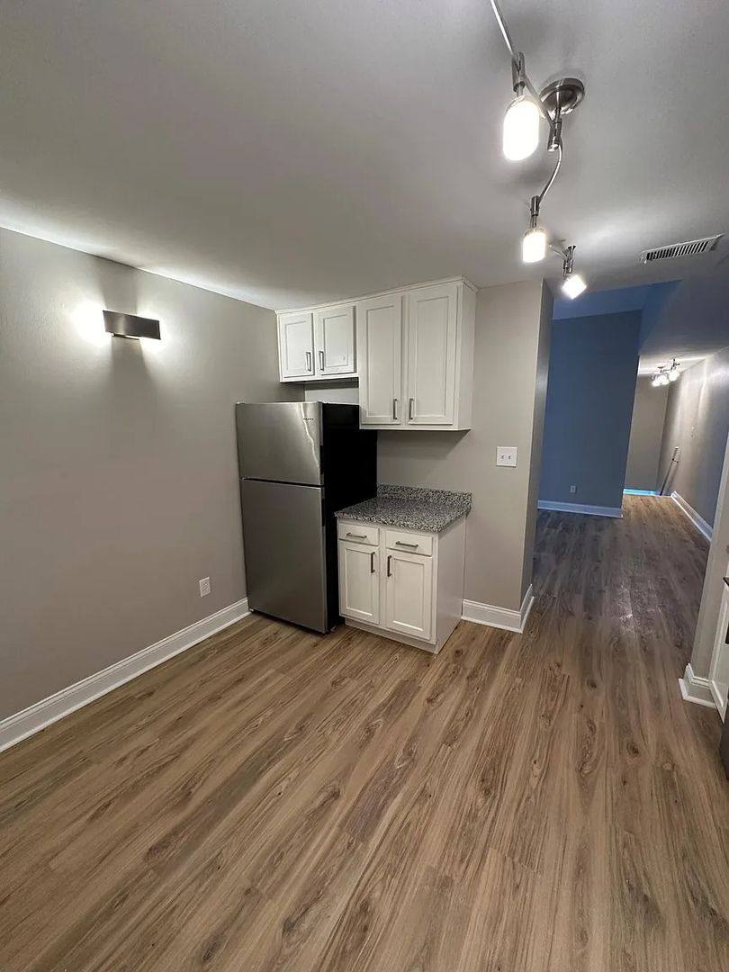 Apartment for rent at 1956 Sidney St, Saint Louis, MO 63104