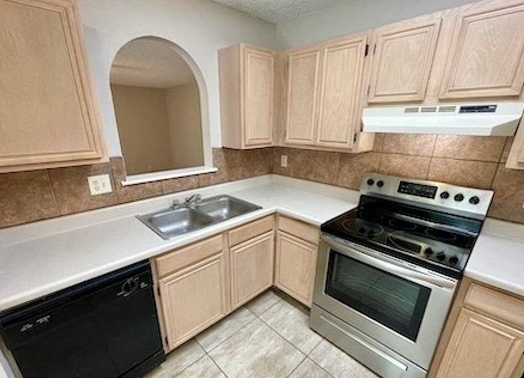 House for rent at 7423 Corian Park Dr #32, San Antonio, TX 78249
