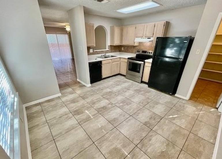 House for rent at 7423 Corian Park Dr #32, San Antonio, TX 78249