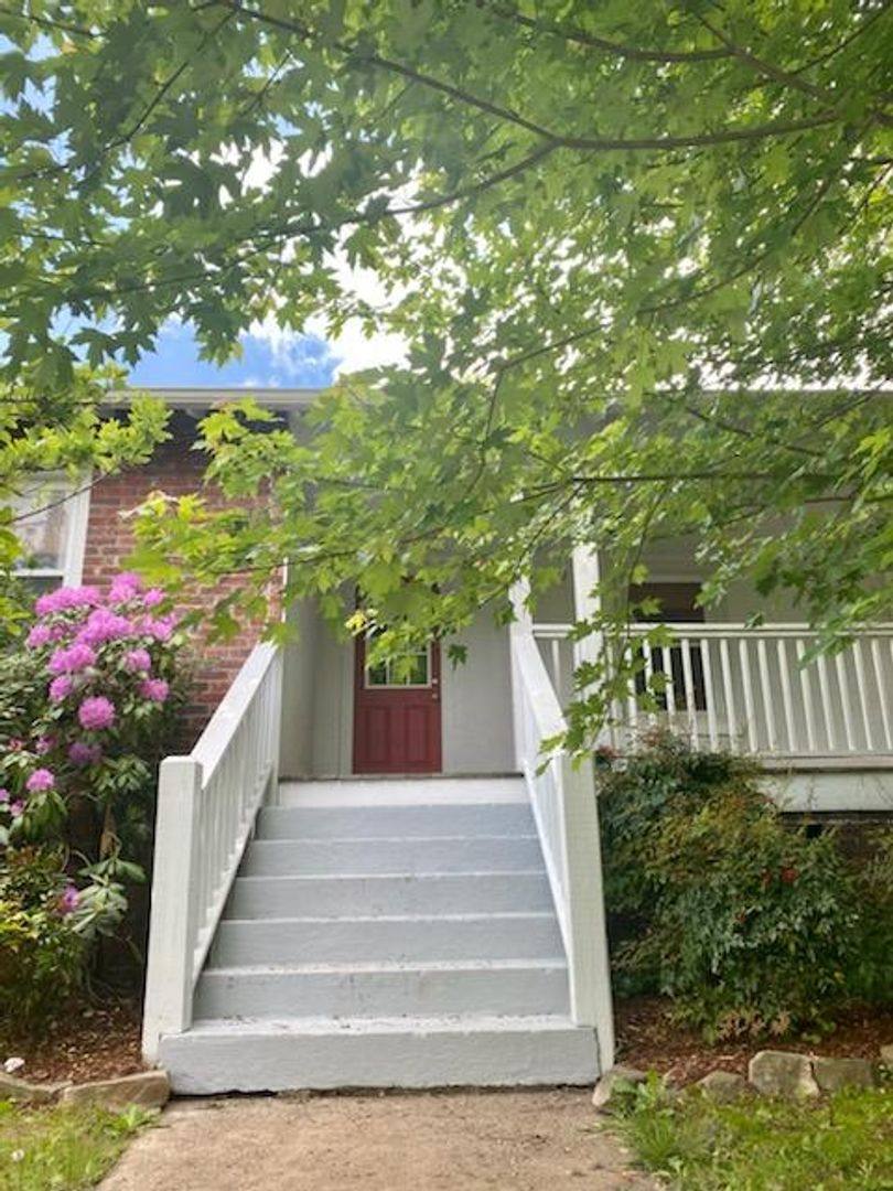 House for rent at 100 Gibbs St, Swannanoa, NC 28778