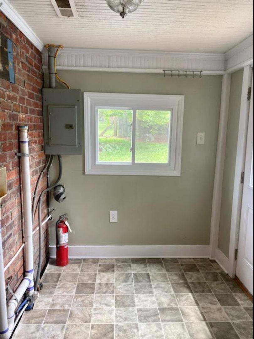 House for rent at 100 Gibbs St, Swannanoa, NC 28778