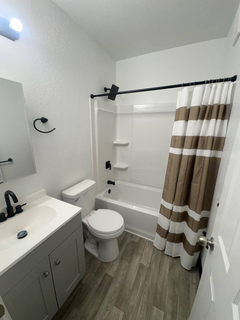 House for rent at 315 W Oakridge Ave, Goshen, IN 46528