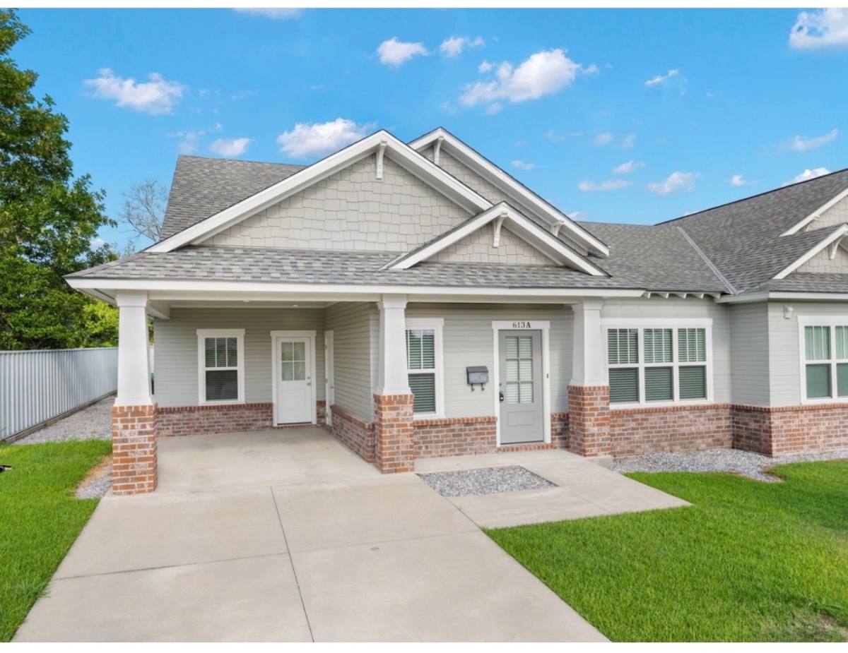 Townhouse for rent at 613 E Center St #A, Dequincy, LA 70633