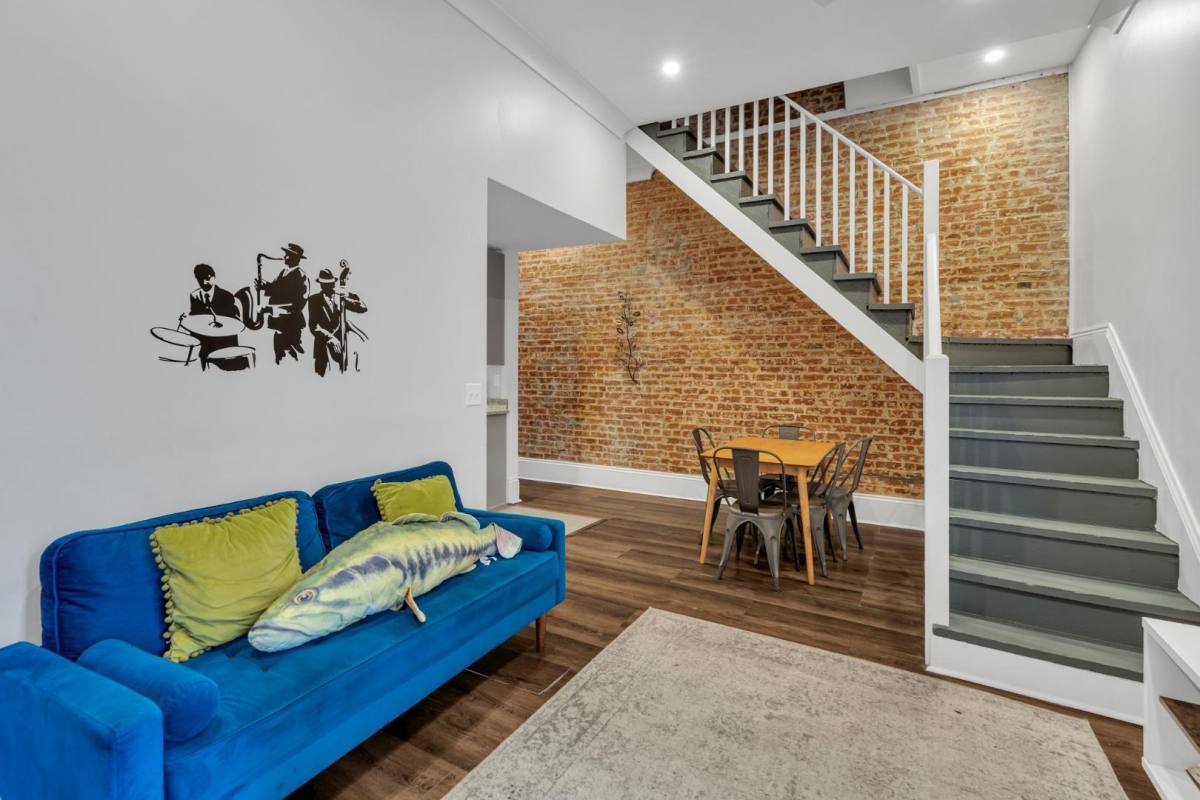 Townhouse for rent at 331 Decatur St #3A, New Orleans, LA 70130