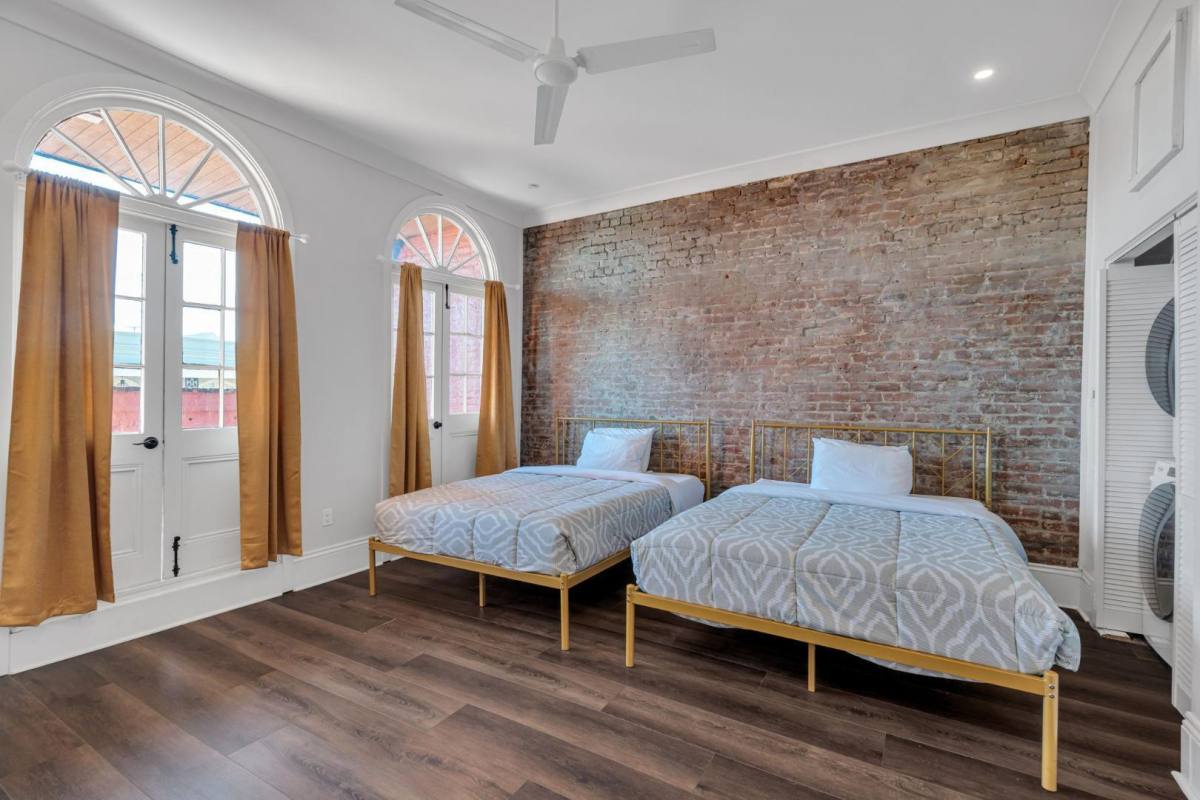 Townhouse for rent at 331 Decatur St #3A, New Orleans, LA 70130