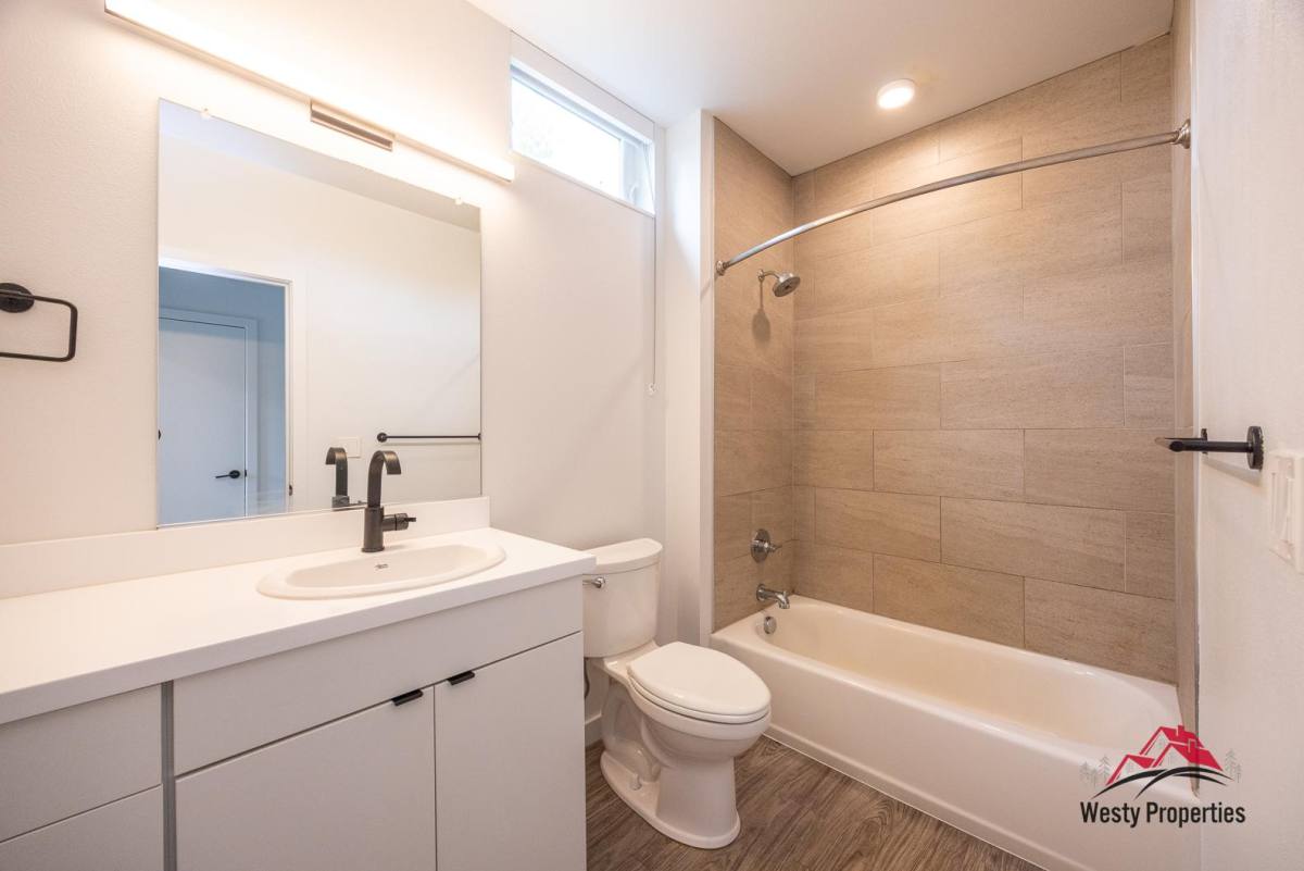 Apartment for rent at 4647 SE 40th Ave #203, Portland, OR 97202