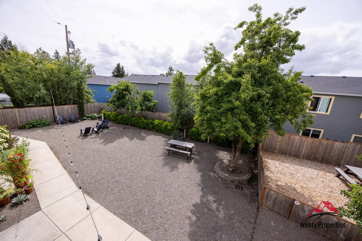 Apartment for rent at 4647 SE 40th Ave #203, Portland, OR 97202