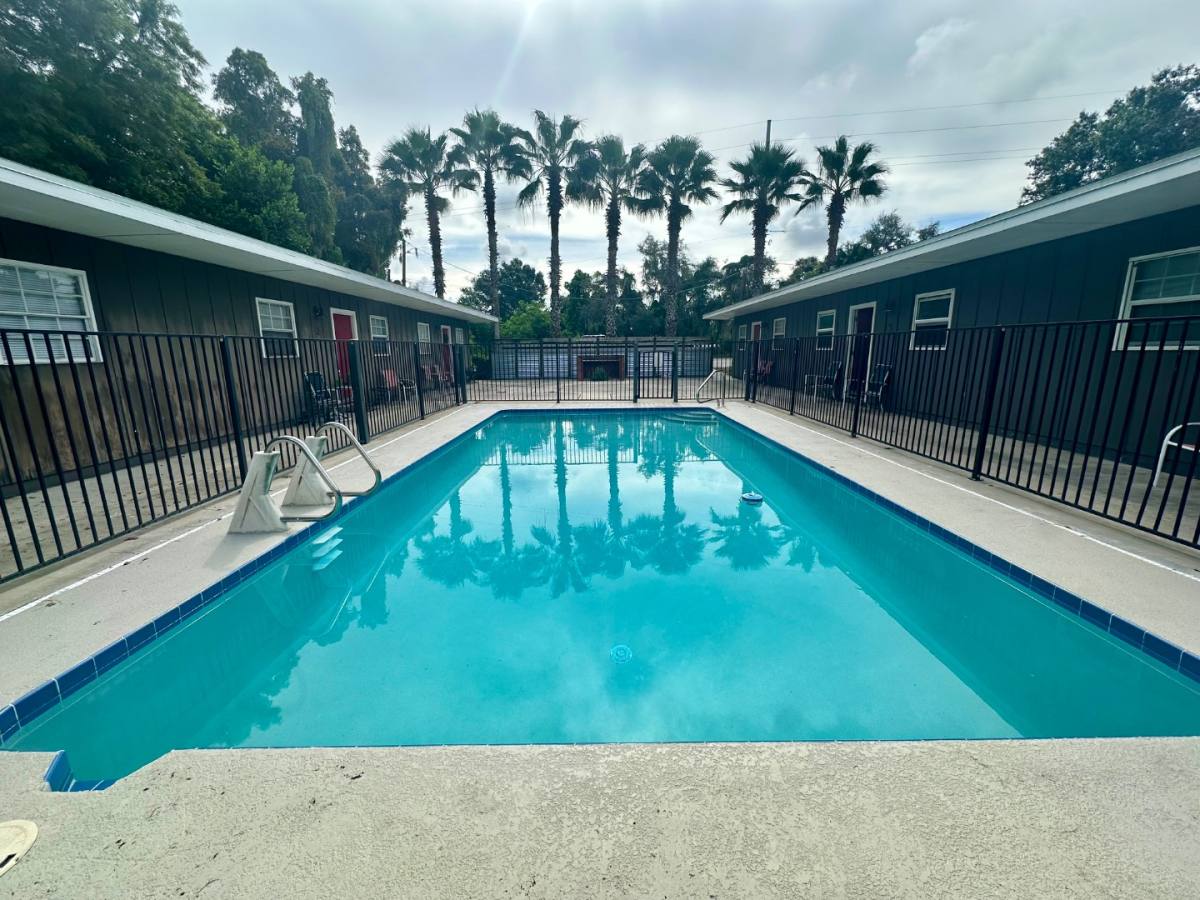 Apartment for rent at 306 Lake Millsite Rd E #7, Bartow, FL 33830