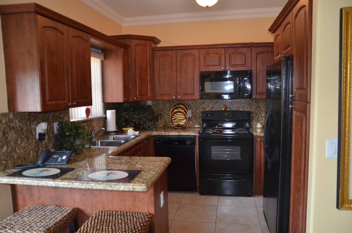 Apartment for rent at 17718 NW 59th Ave #103, Hialeah, FL 33015