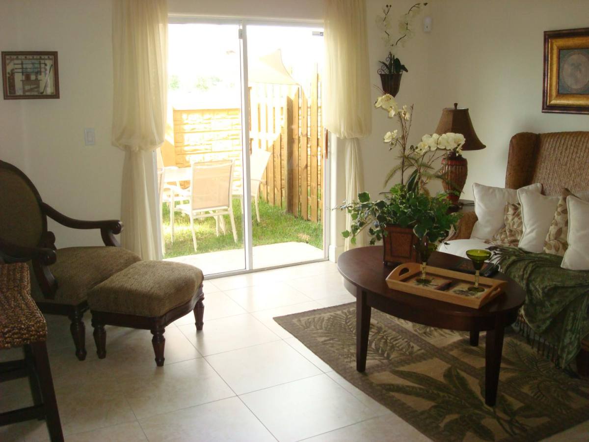Apartment for rent at 17718 NW 59th Ave #103, Hialeah, FL 33015