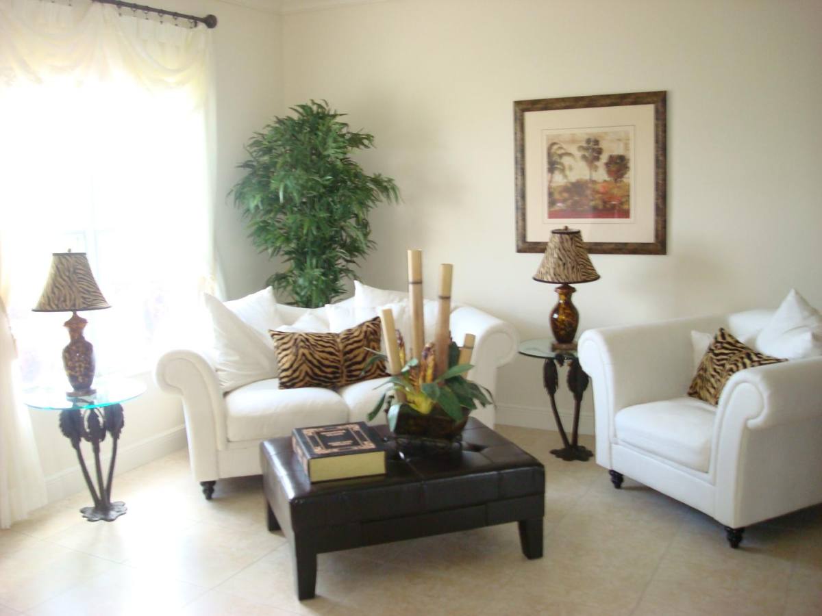 Apartment for rent at 17718 NW 59th Ave #103, Hialeah, FL 33015
