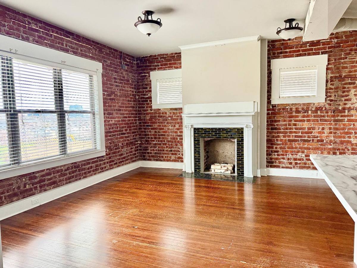 Apartment for rent at 1003 S 30th Ave #1, Omaha, NE 68105
