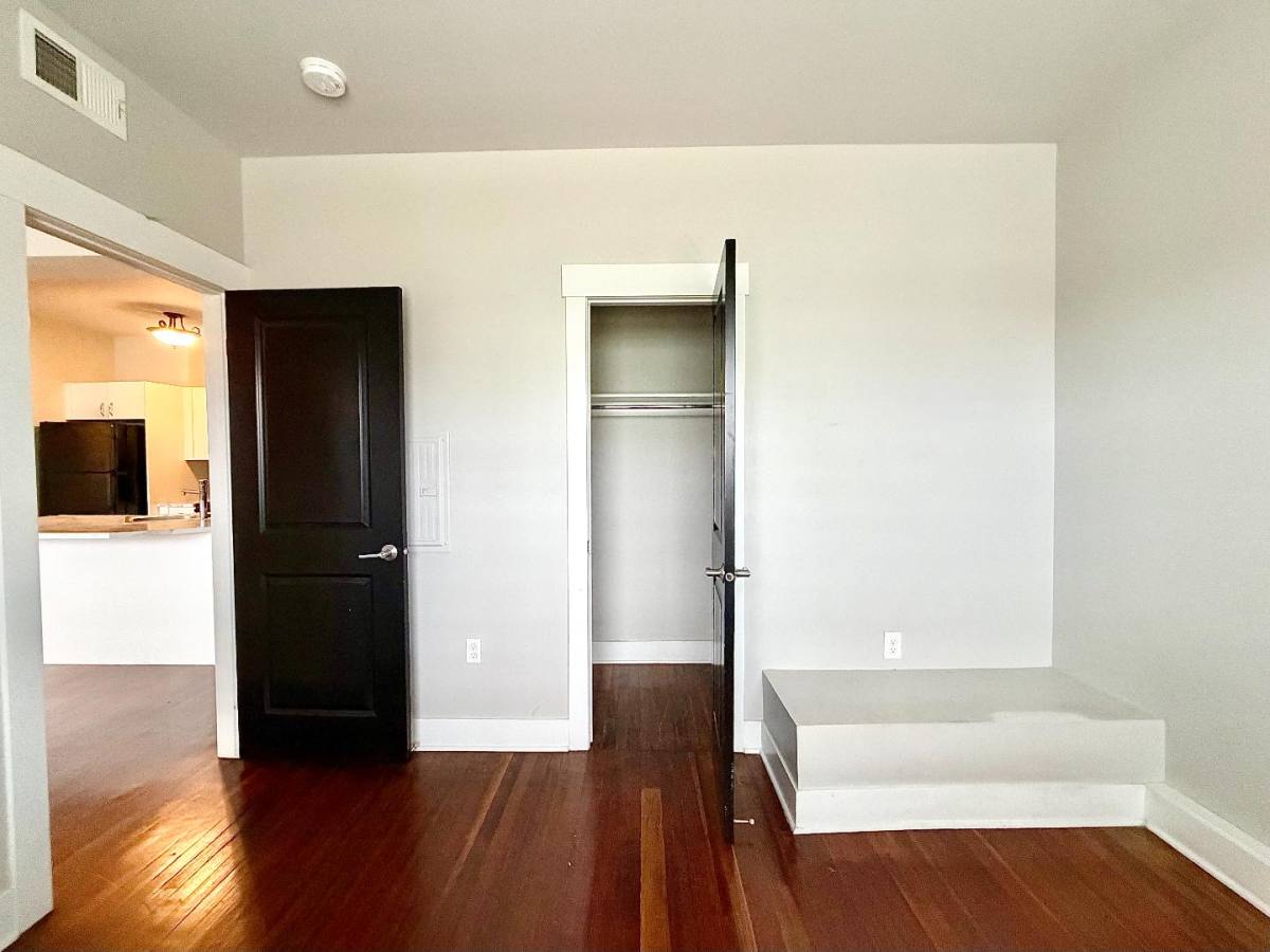Apartment for rent at 1003 S 30th Ave #1, Omaha, NE 68105