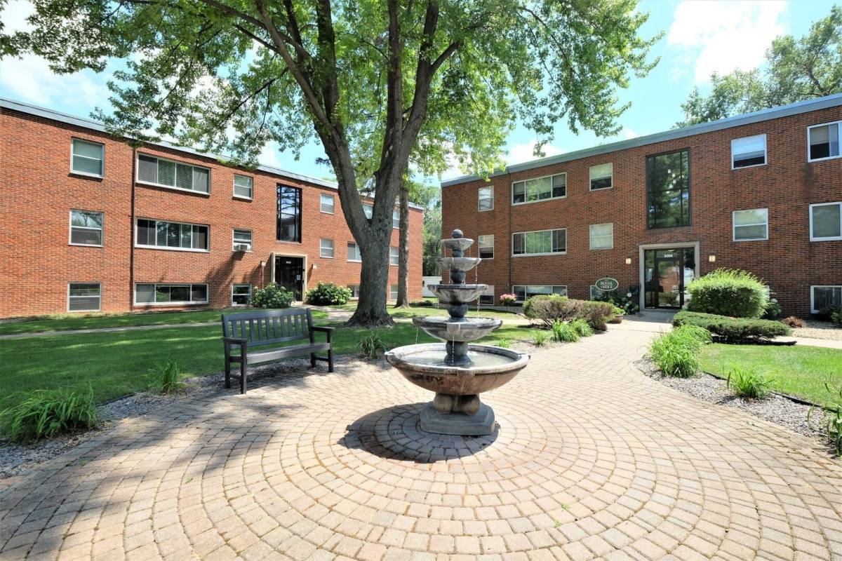 Apartment for rent at Yg Flats, 2052 Yorkshire Ave #2, Saint Paul, MN 55116