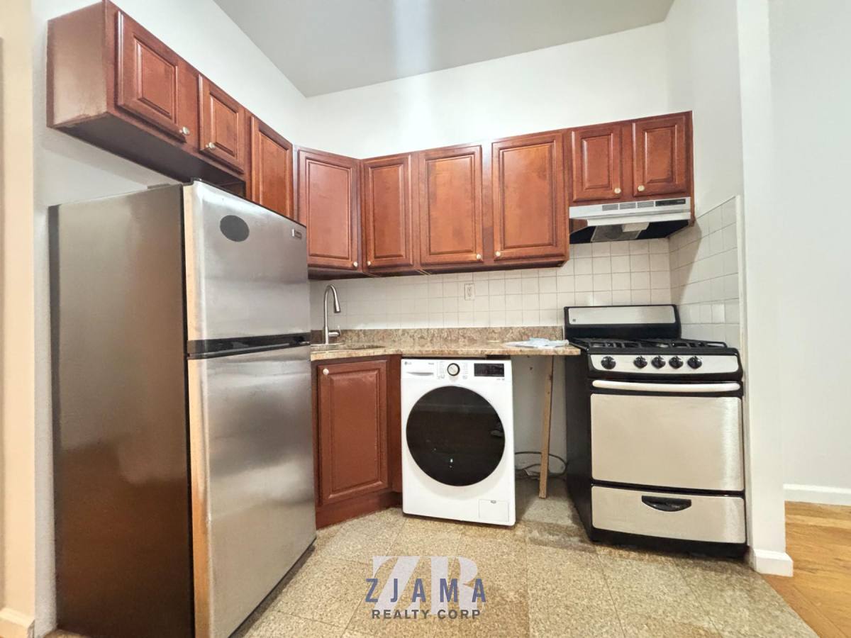 Apartment for rent at 566 Baltic St #1R, Brooklyn, NY 11217