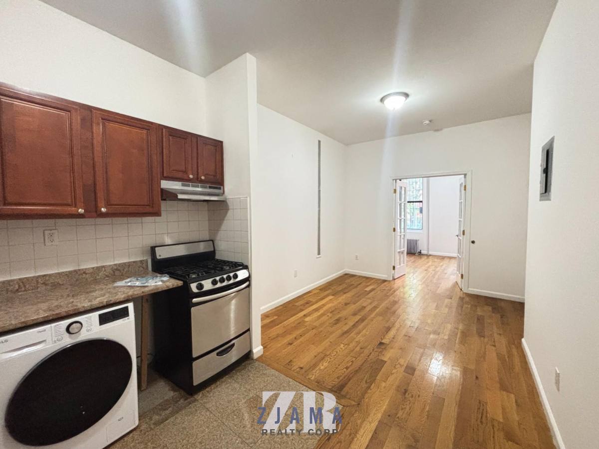 Apartment for rent at 566 Baltic St #1R, Brooklyn, NY 11217
