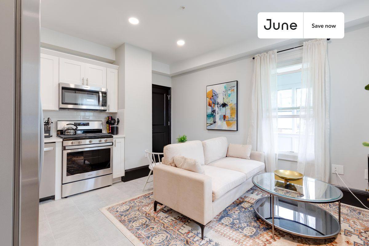 Apartment for rent at 114 Boston St #1, Dorchester, MA 02125