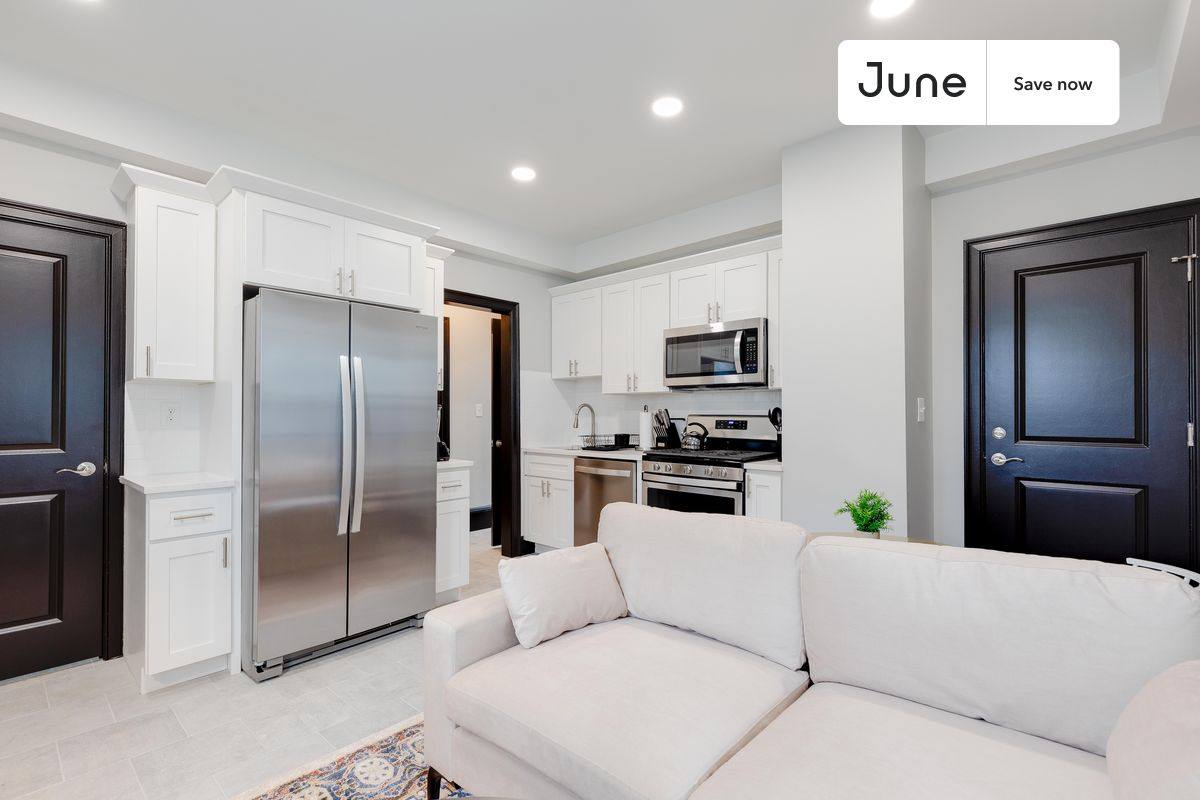Apartment for rent at 114 Boston St #1, Dorchester, MA 02125
