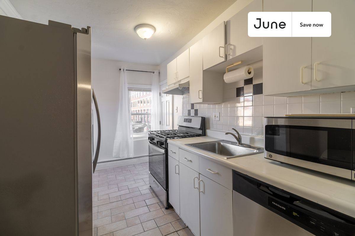 Apartment for rent at 14 Bacon St #1, Newton, MA 02458