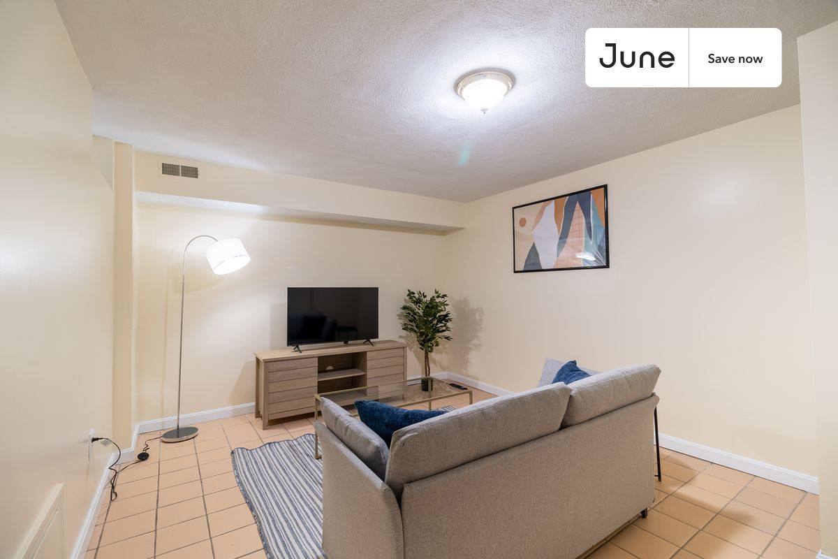 Apartment for rent at 277 Paris #1, East Boston, MA 02128