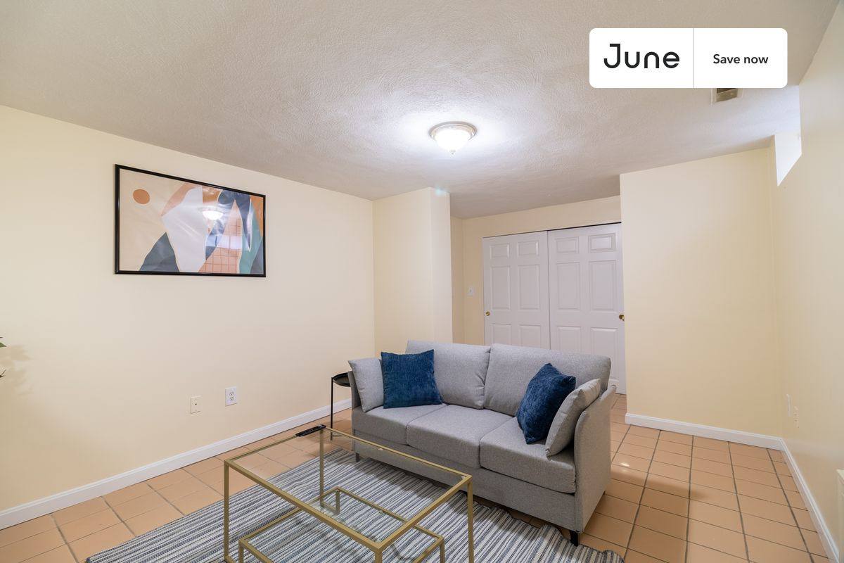 Apartment for rent at 277 Paris #1, East Boston, MA 02128