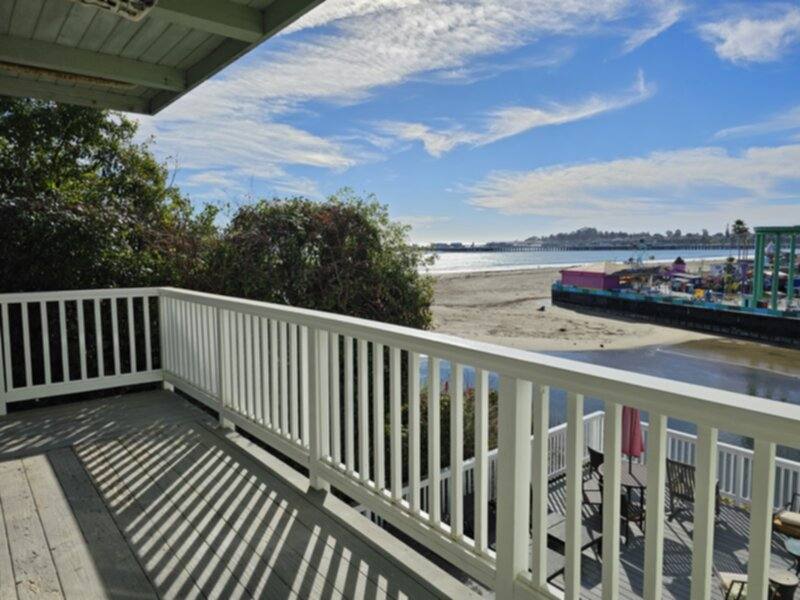 Apartment for rent at 1114 E Cliff Dr #4, Santa Cruz, CA 95060