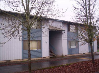 Townhouse for rent at Miles Court, 274 S 47th St #B, Springfield, OR 97478