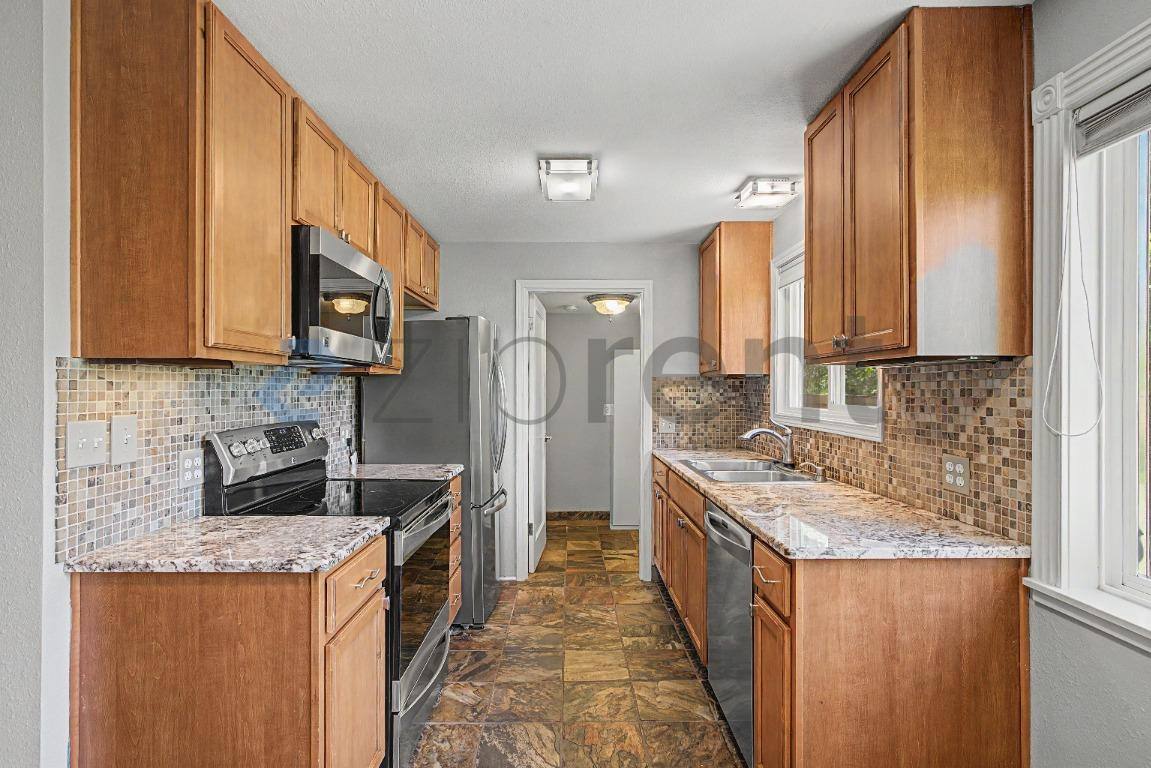 House for rent at 12720 SW Edgewood St, Portland, OR 97225