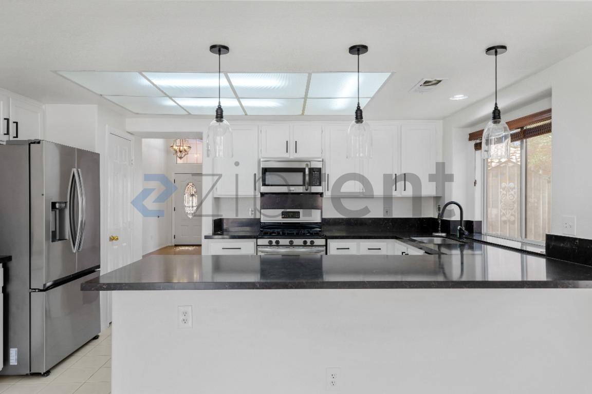 House for rent at 187 Kachina Dr, Henderson, NV 89074