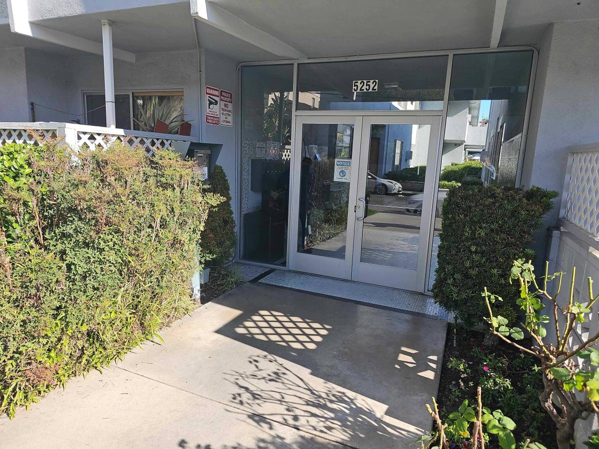 Apartment for rent at 5262 Corteen Place #1, Valley Village, CA 91607