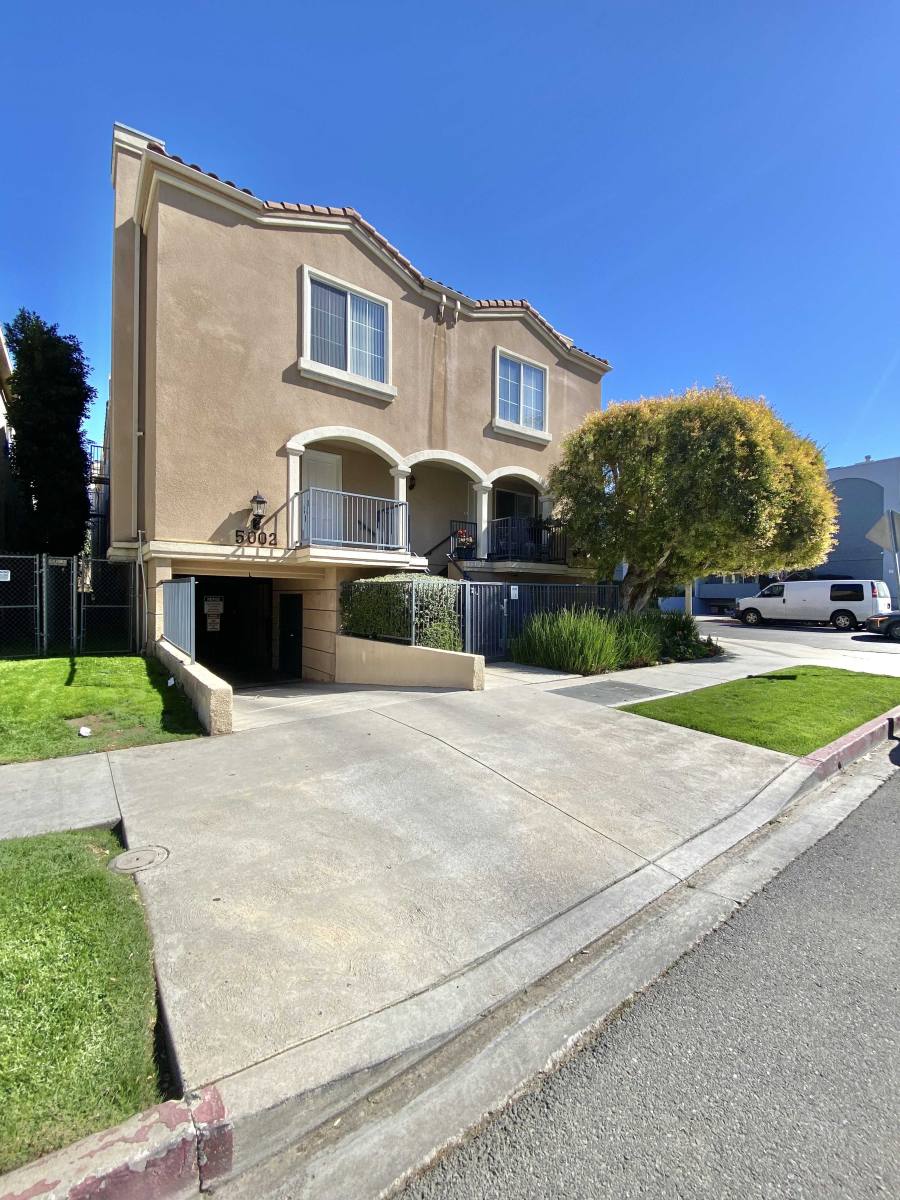 Townhouse for rent at 5012 Tilden Ave #101, Sherman Oaks, CA 91423