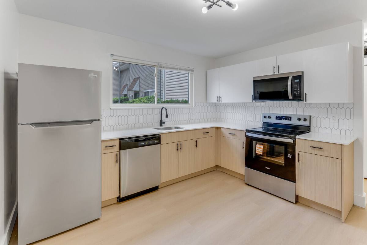 Townhouse for rent at Indian Oaks Townhomes, 6200 Old Harding Highway, Mays Landing, NJ 08330