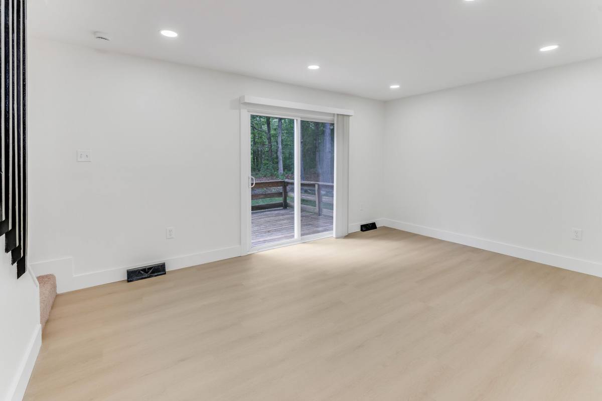 Townhouse for rent at Indian Oaks Townhomes, 6200 Old Harding Highway, Mays Landing, NJ 08330