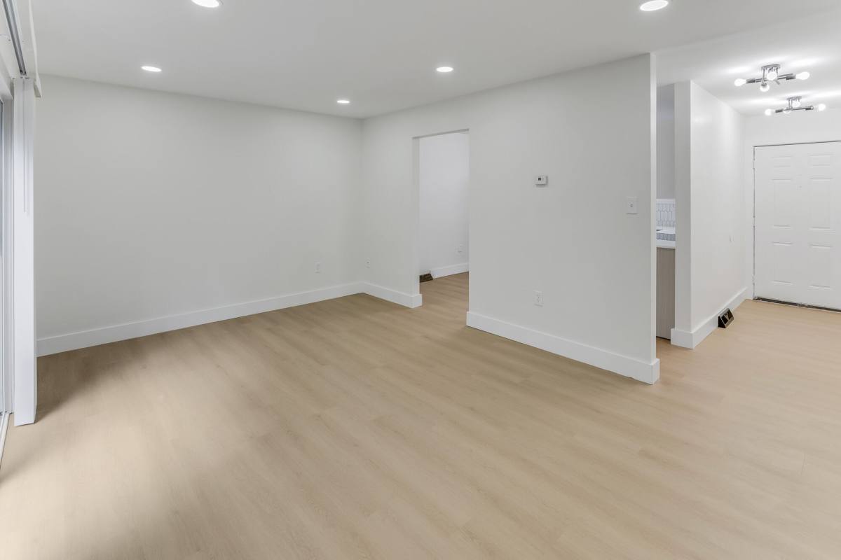 Townhouse for rent at Indian Oaks Townhomes, 6200 Old Harding Highway, Mays Landing, NJ 08330