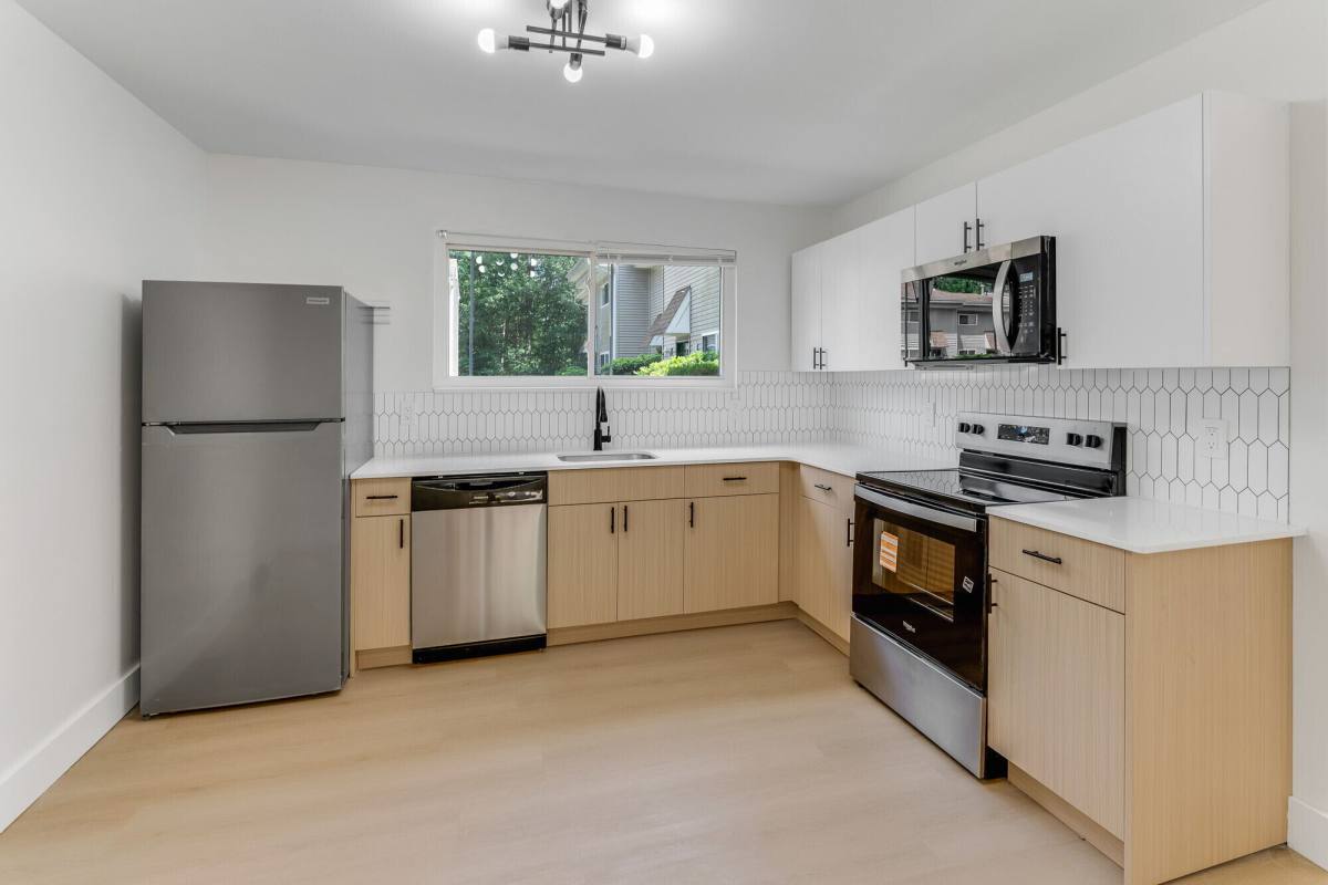 Townhouse for rent at Indian Oaks Townhomes, 6200 Old Harding Highway, Mays Landing, NJ 08330
