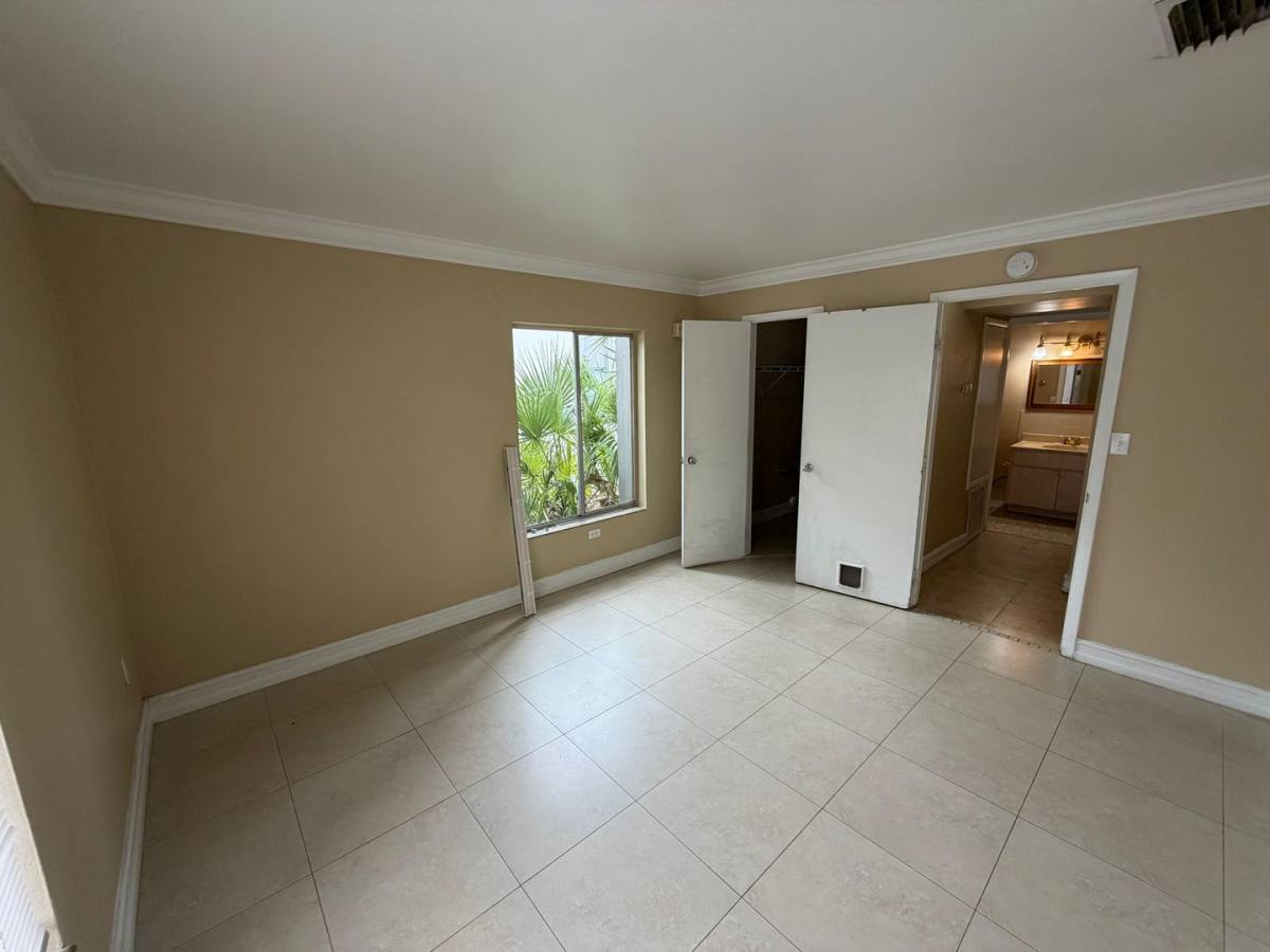 Apartment for rent at 1830 Maravilla Ave, Fort Myers, FL 33901